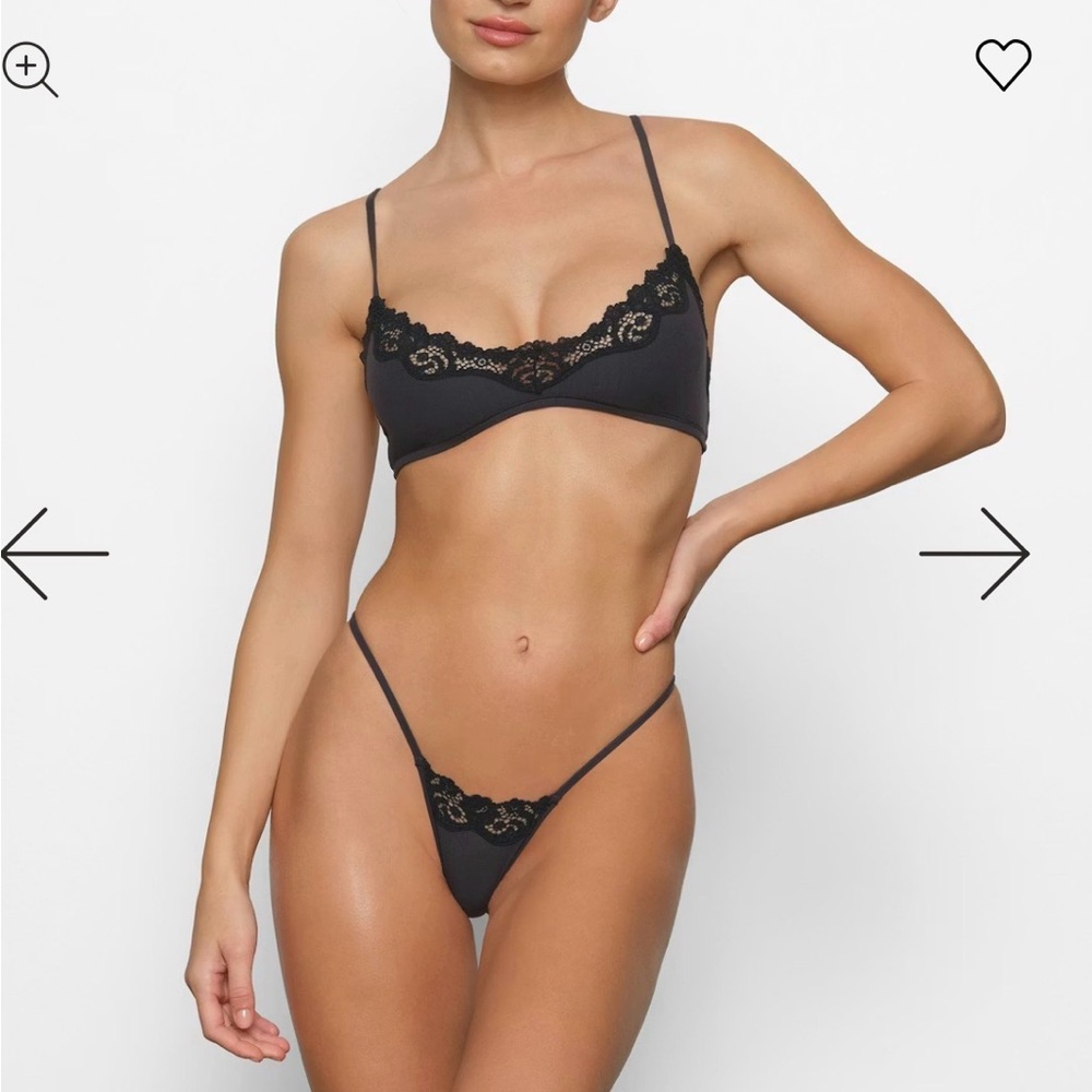SKIMS Fits Everybody Lace Scoop Bralette